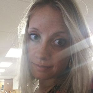 Meet your Posher, Elizabeth